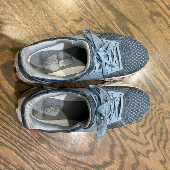 On Cloudswift running shoe 
Cloudswift Lake | Sky W - Picture 2 of 6